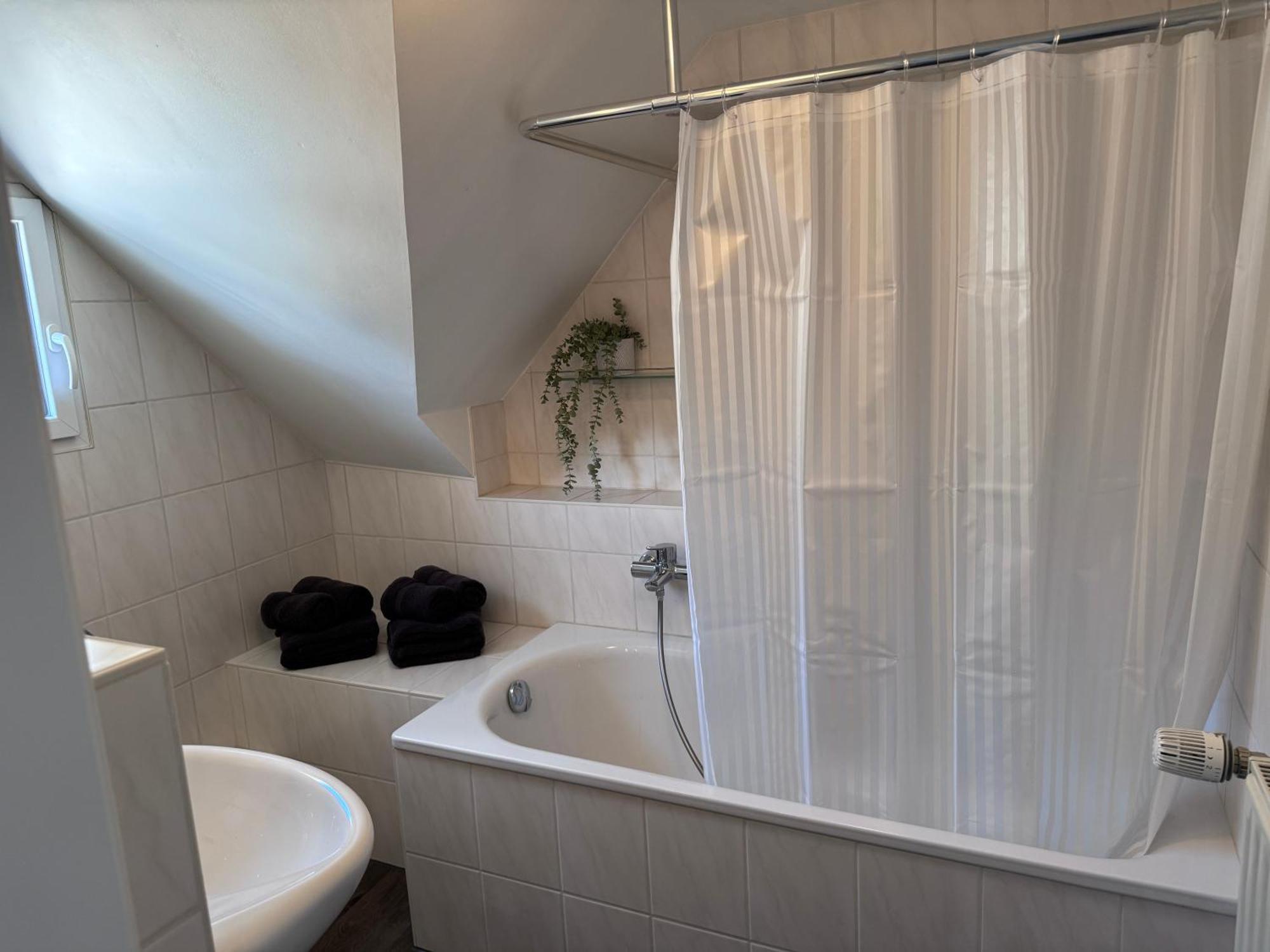 Ferienwohnung Direkt An Der Mosel Im Zentrum Von Zell Exterior photo